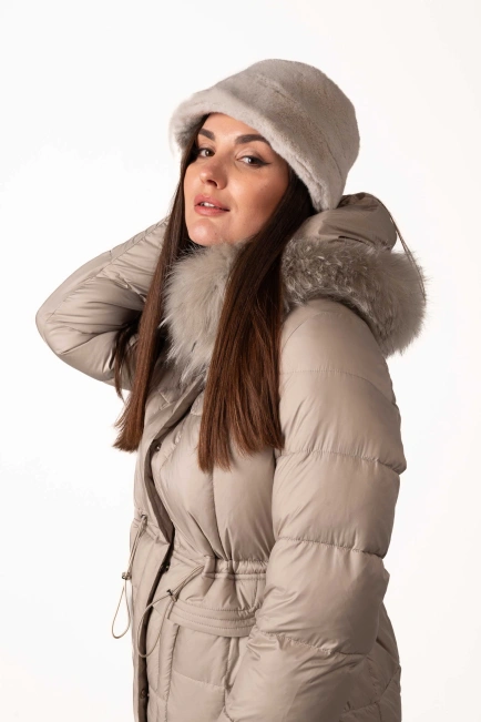 Жіноча зимова шапка з екохутра-8